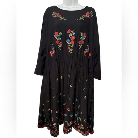 torrid Dresses & Skirts - NWOT Torrid Black Dress with Floral Embroidery